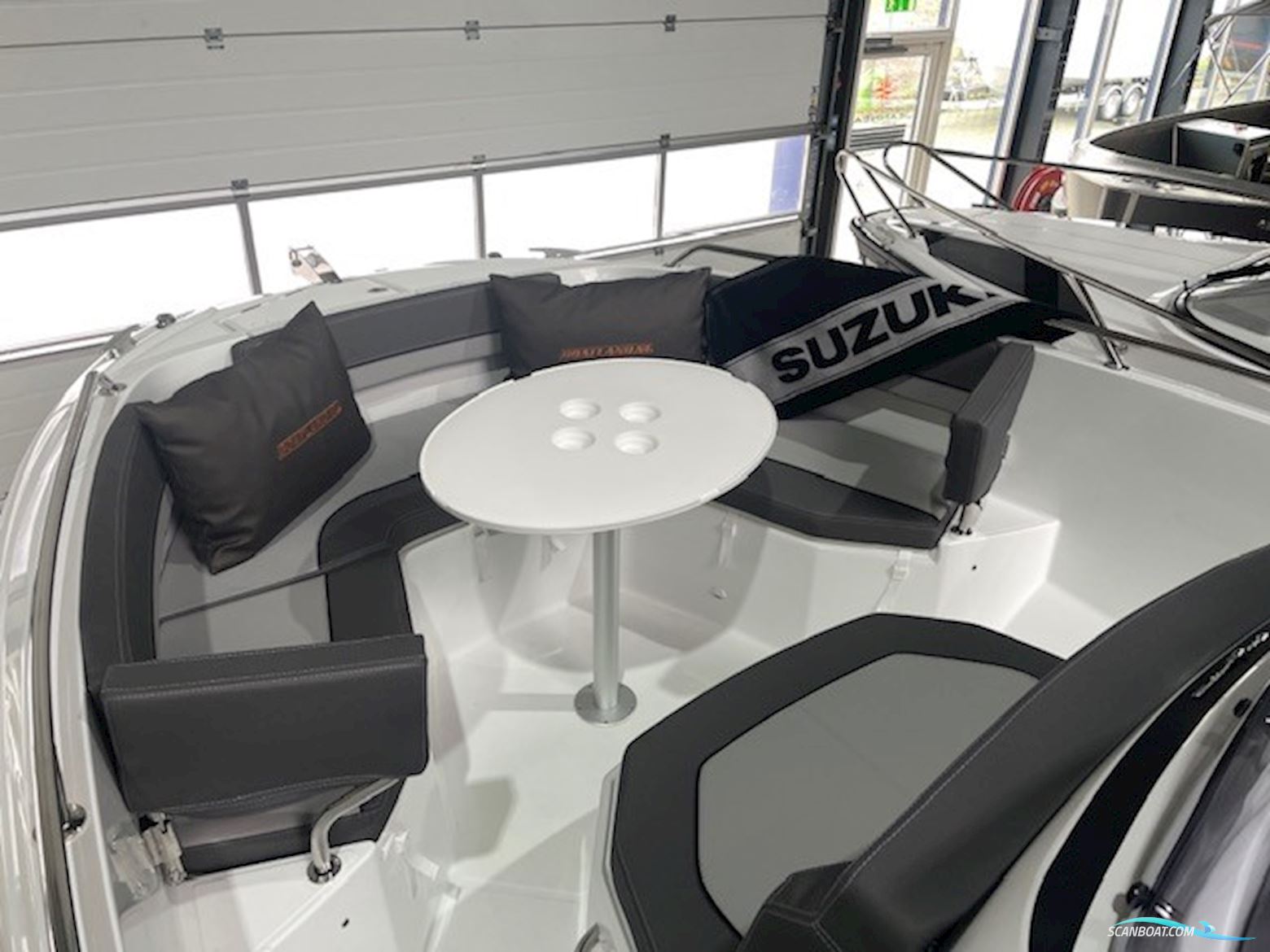 Jeanneau demo Cap Camarat 7.5 CC Serie 3