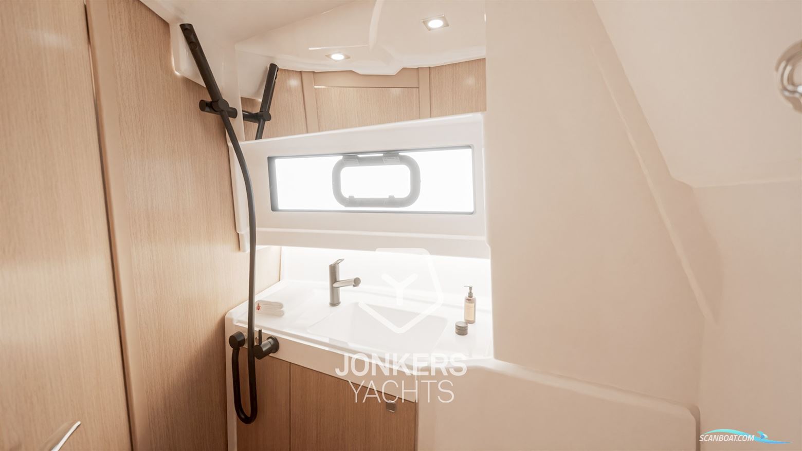Jeanneau EX 34 Cabin