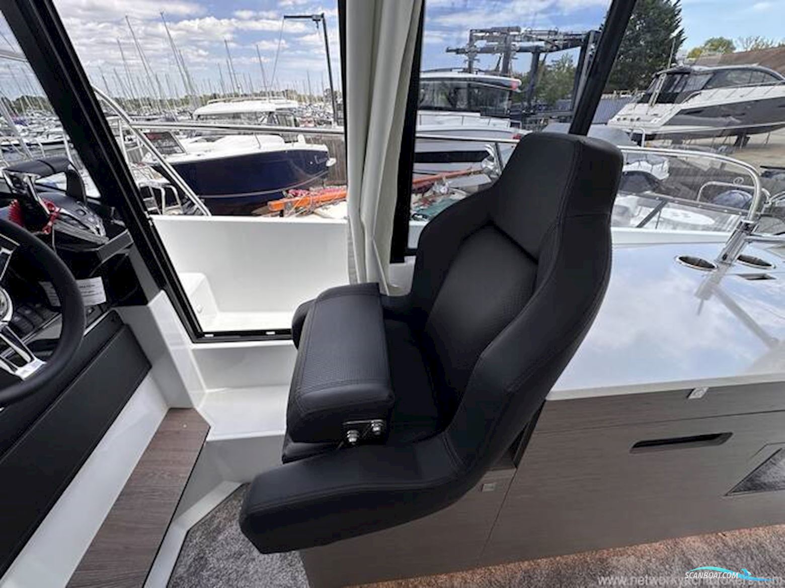 Jeanneau Merry Fisher 1095 Coupe Series 2
