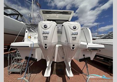 Jeanneau Merry Fisher 1095 Coupe Series 2 Motorboten 2027, met Yamaha F300Nsb motor, United Kingdom