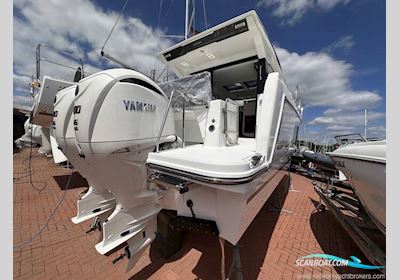 Jeanneau Merry Fisher 1095 Coupe Series 2 Motorboten 2027, met Yamaha F300Nsb motor, United Kingdom