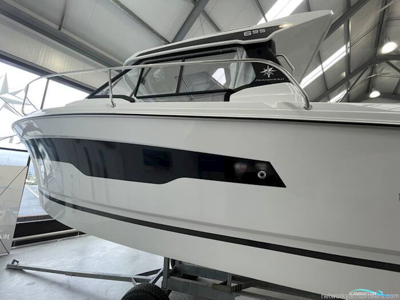 Jeanneau Merry Fisher 695 S2 - High Spec