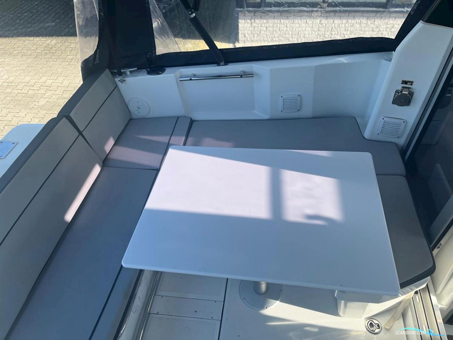 Jeanneau Merry Fisher 695