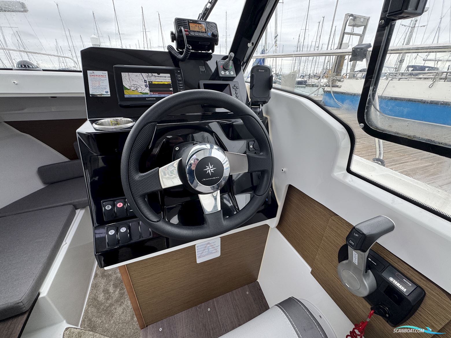 Jeanneau Merry Fisher 695