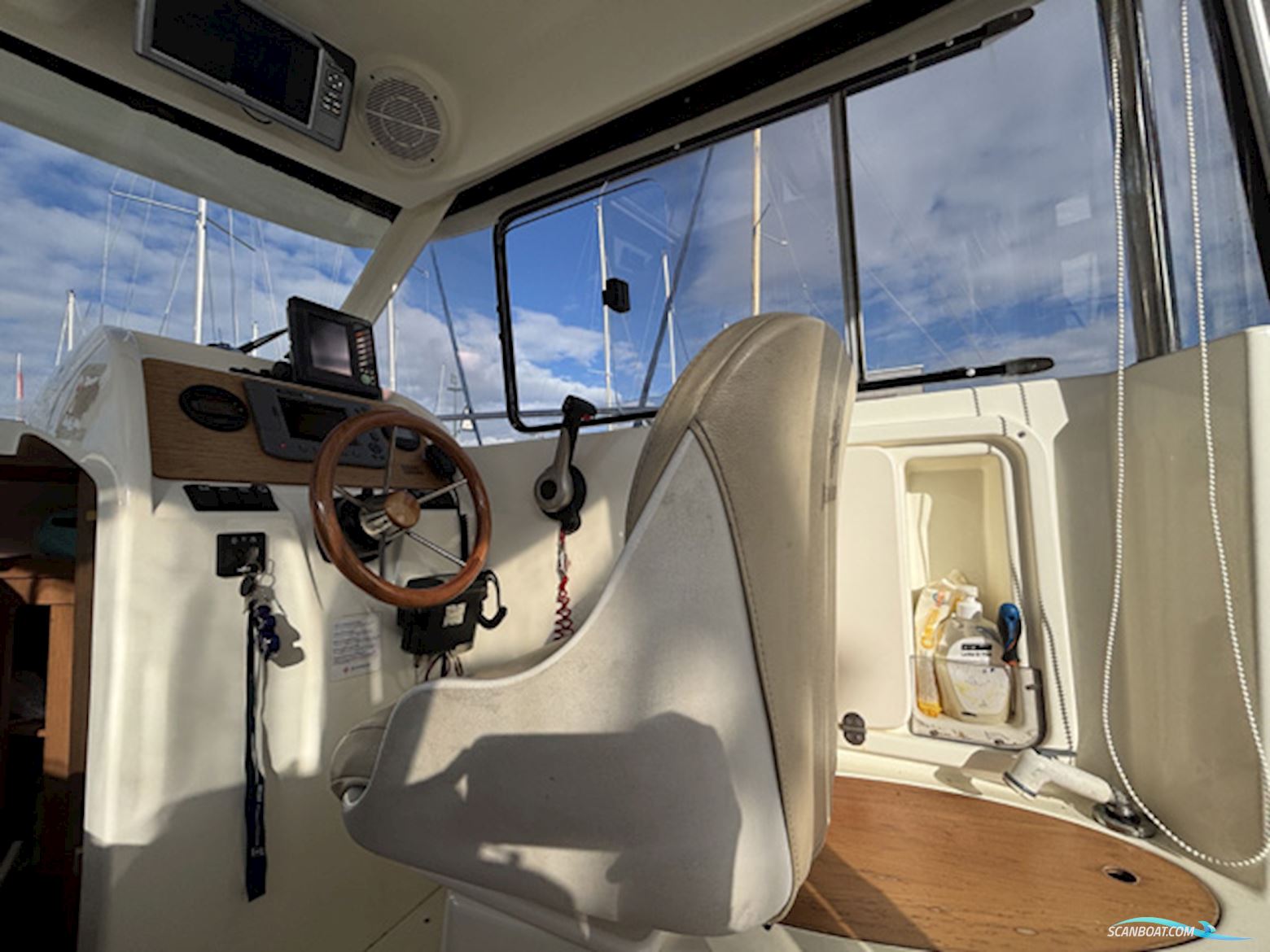 Jeanneau Merry Fisher 725