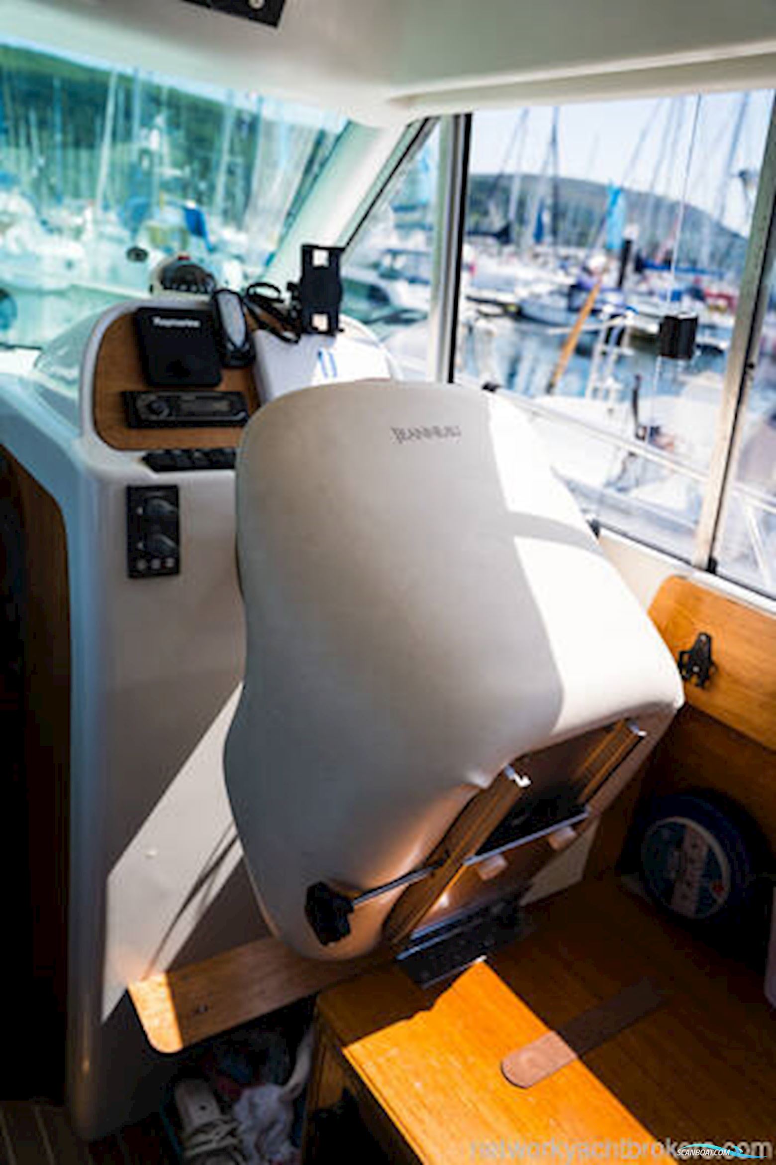 Jeanneau Merry Fisher 805