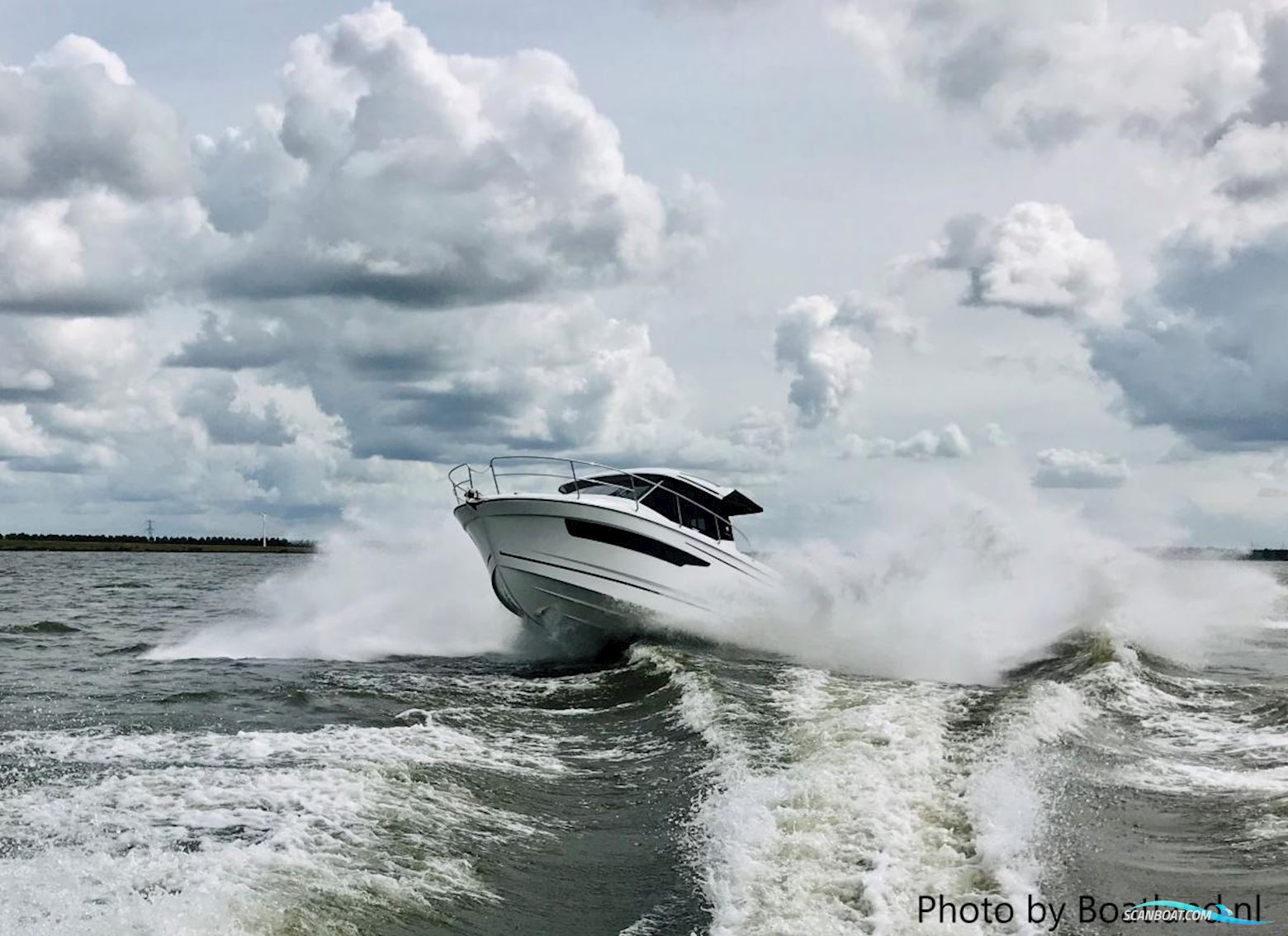 Jeanneau Merry Fisher 895 offshore Full options with Joystick