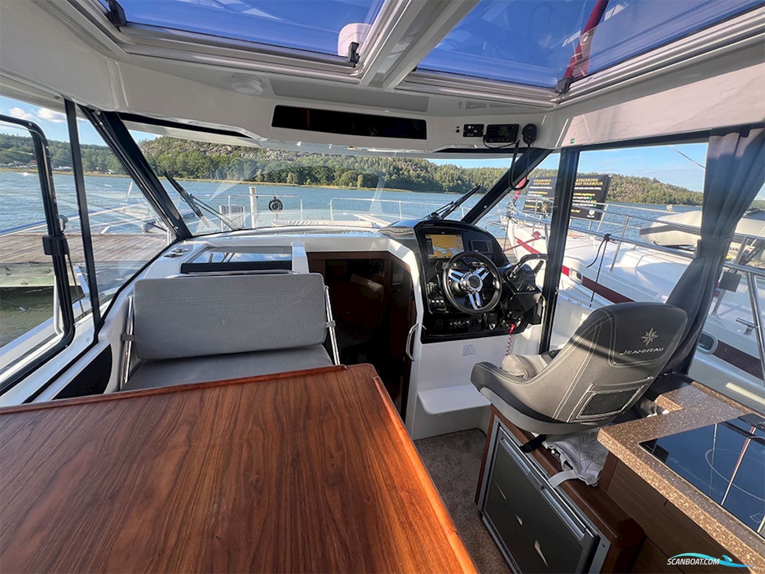 Jeanneau Merry Fisher 895