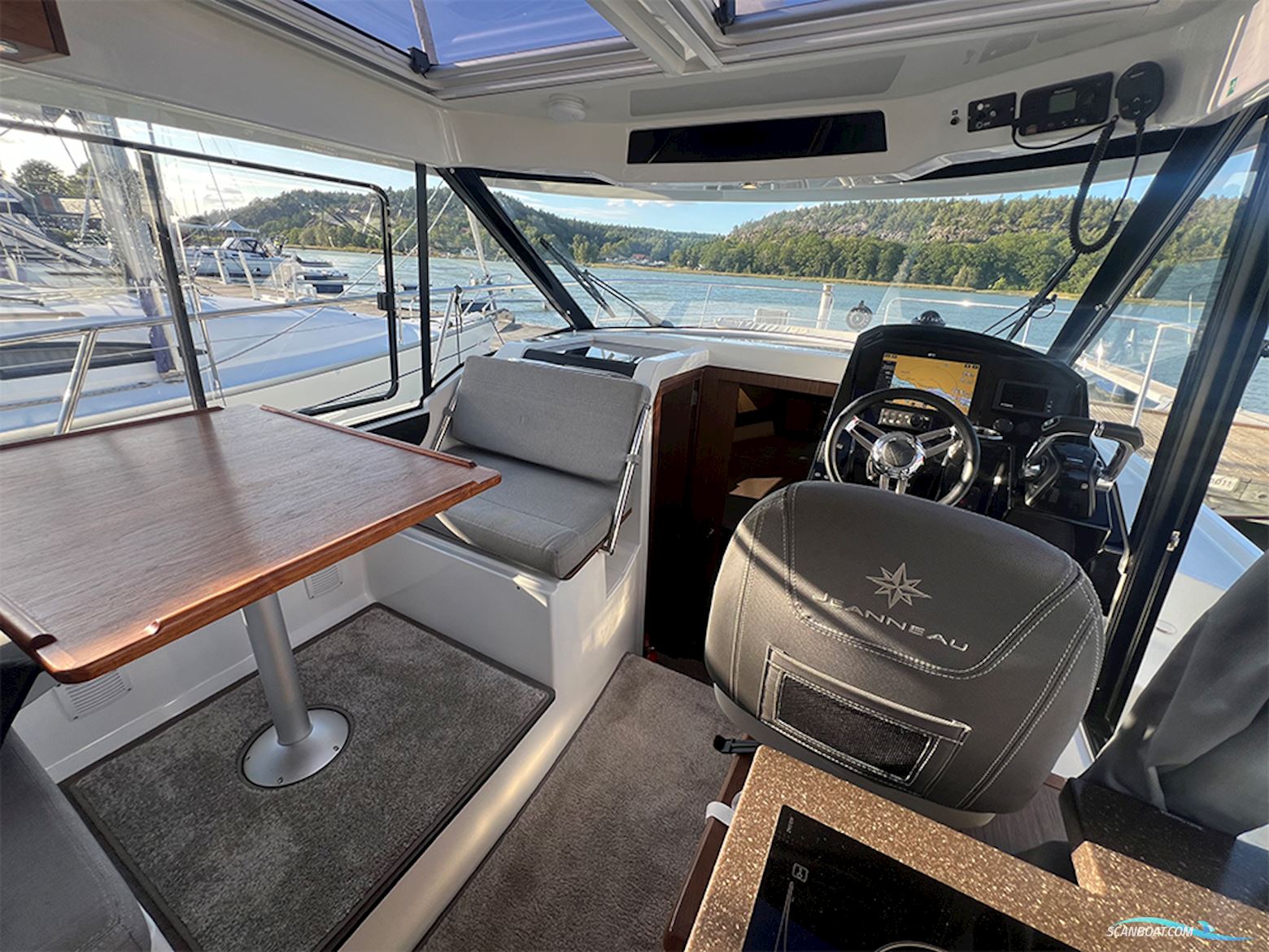 Jeanneau Merry Fisher 895