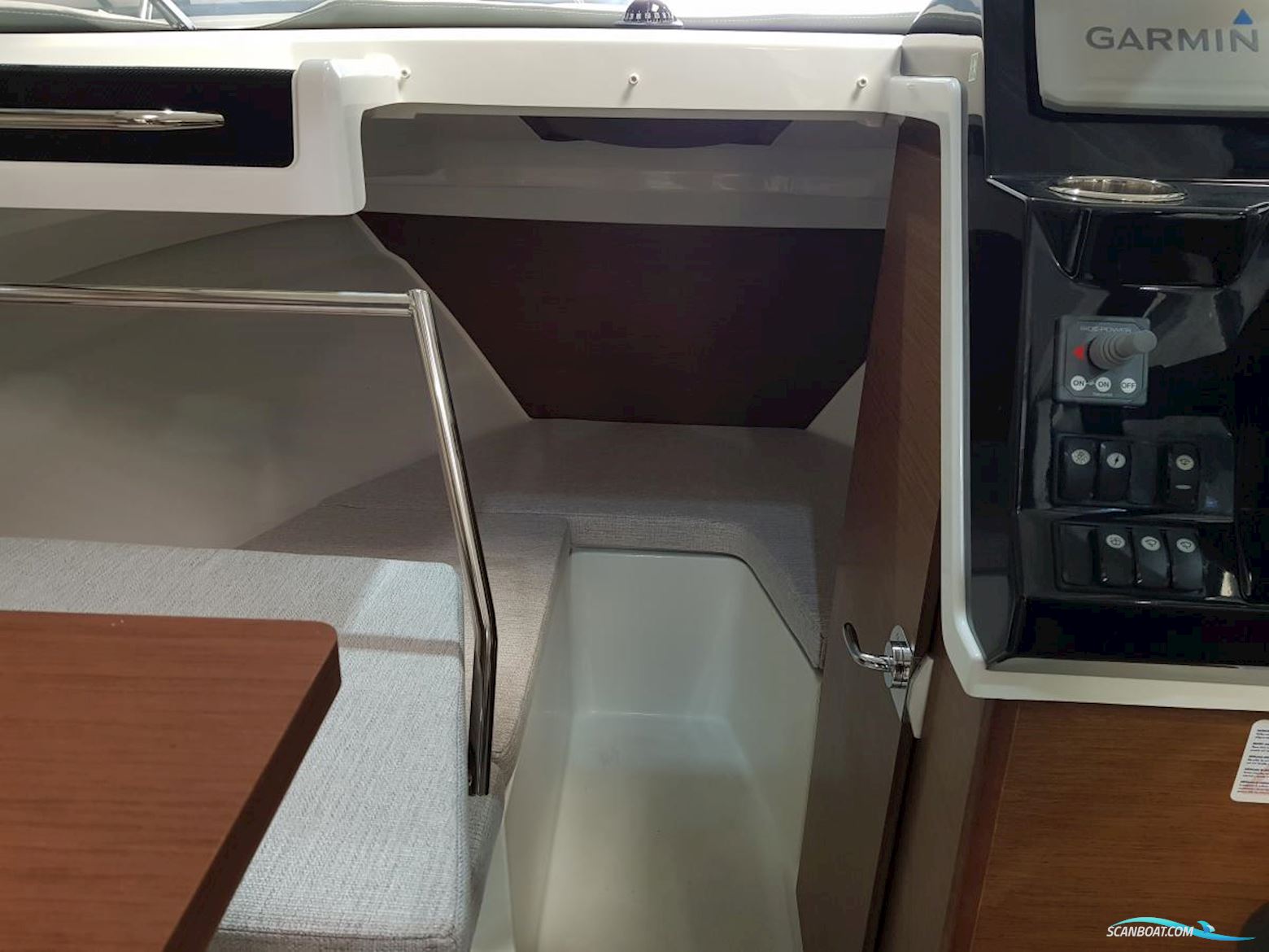 Jeanneau MF-695-serie2