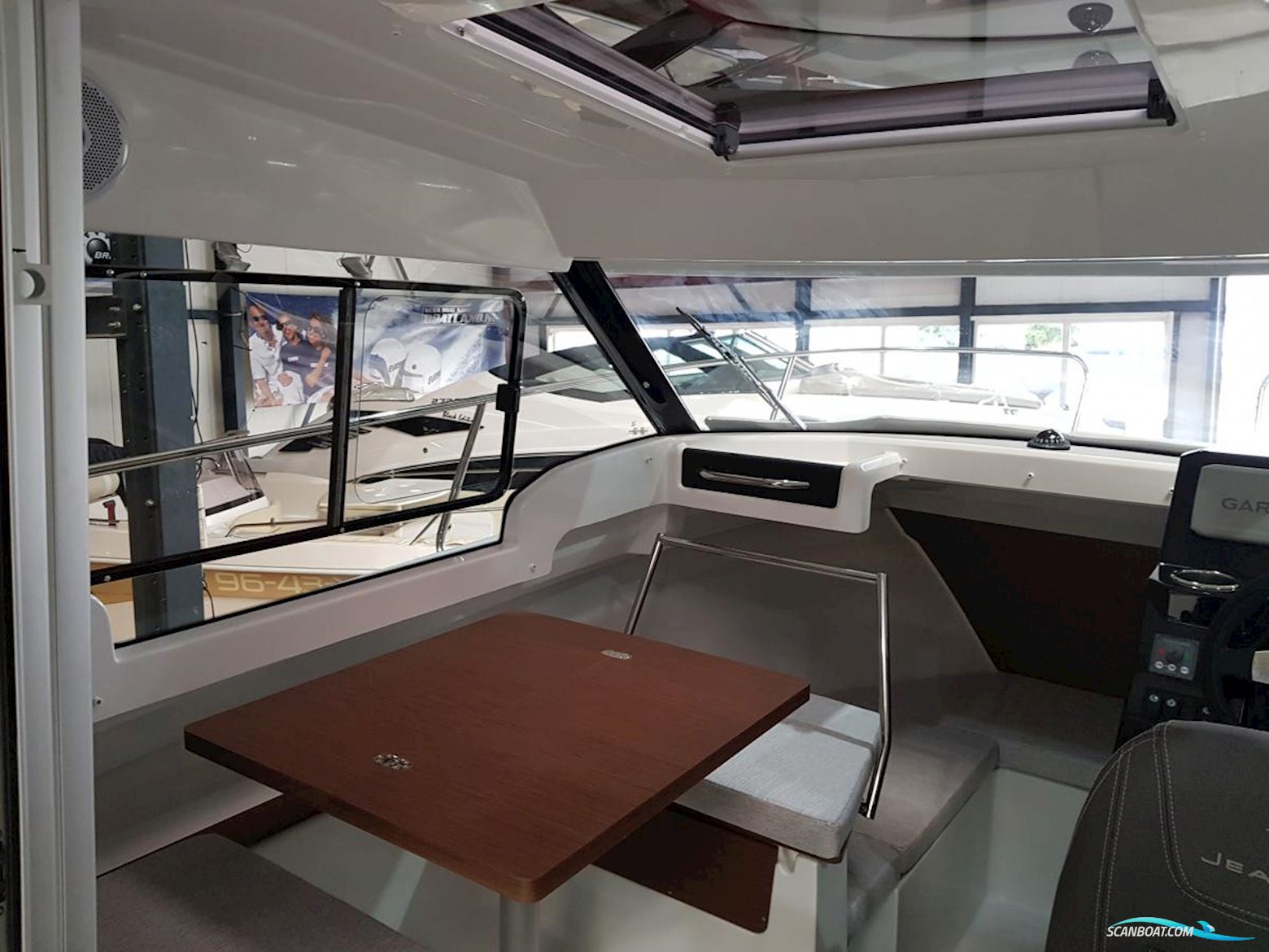 Jeanneau MF-695-serie2