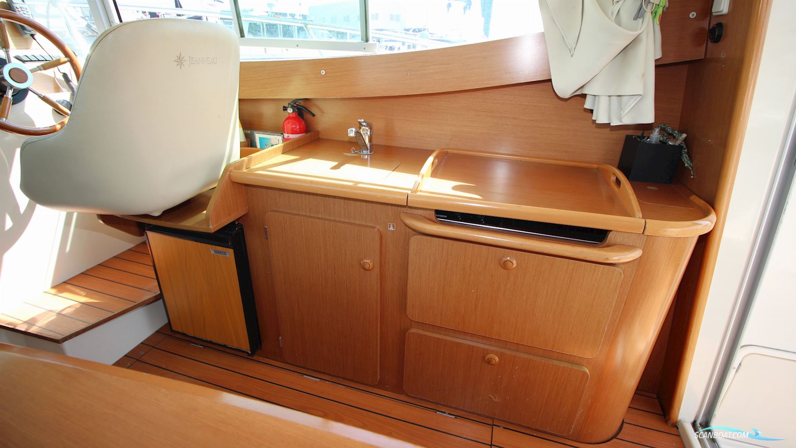 Jeanneau MF 925 Fly