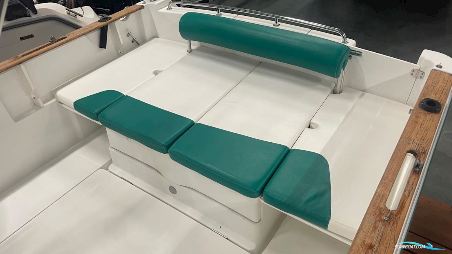 JEANNEAU MOTORBÅT 725 WA