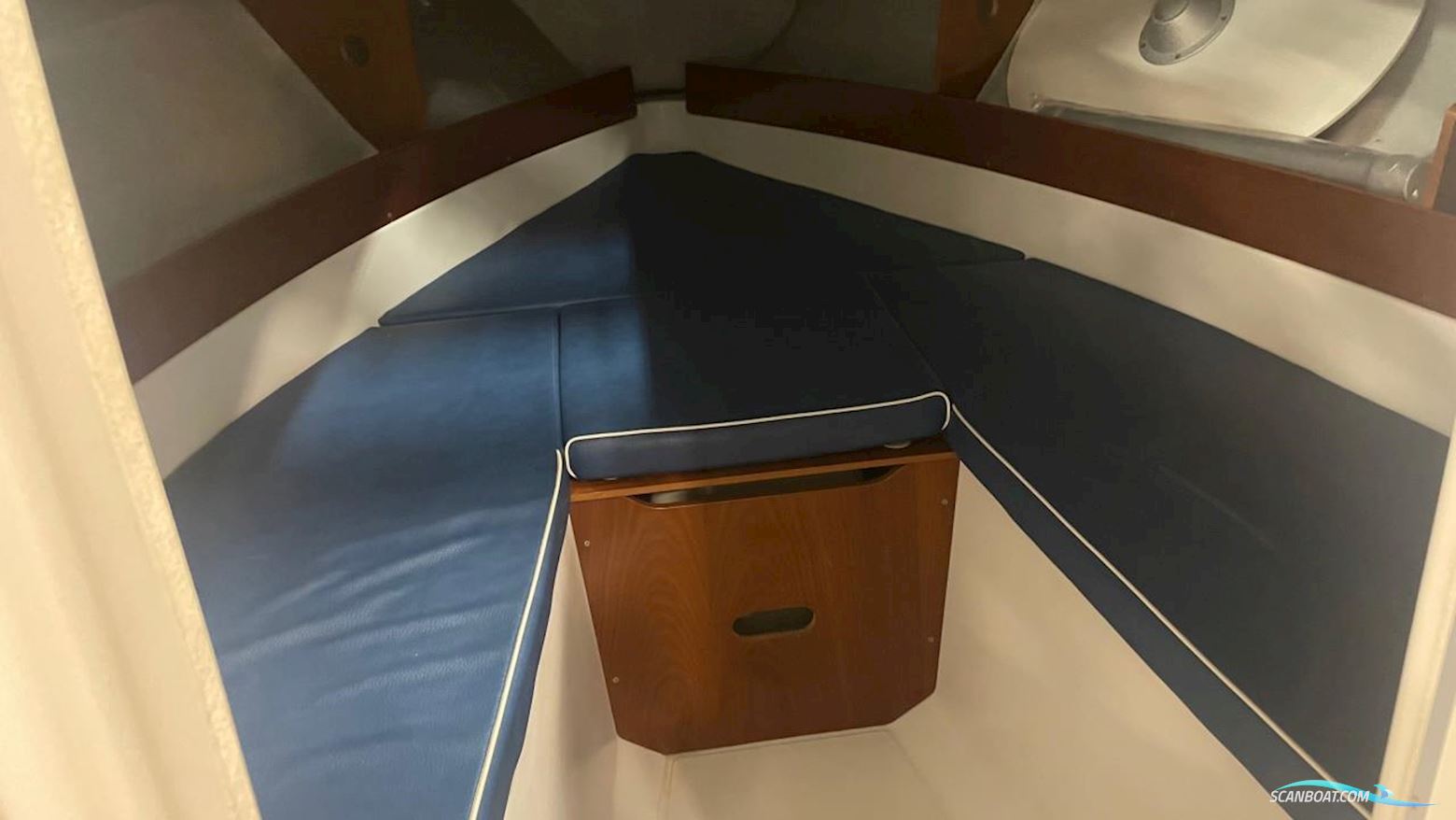 JEANNEAU MOTORBÅT 725 WA