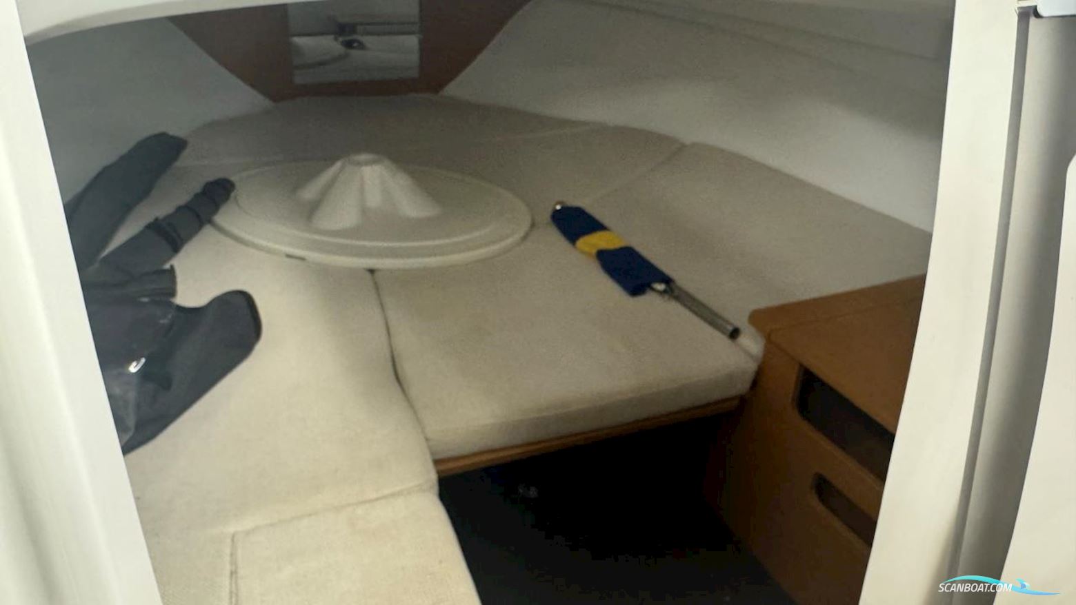 JEANNEAU MOTORBÅT CAP CAMARAT 6.5 WA