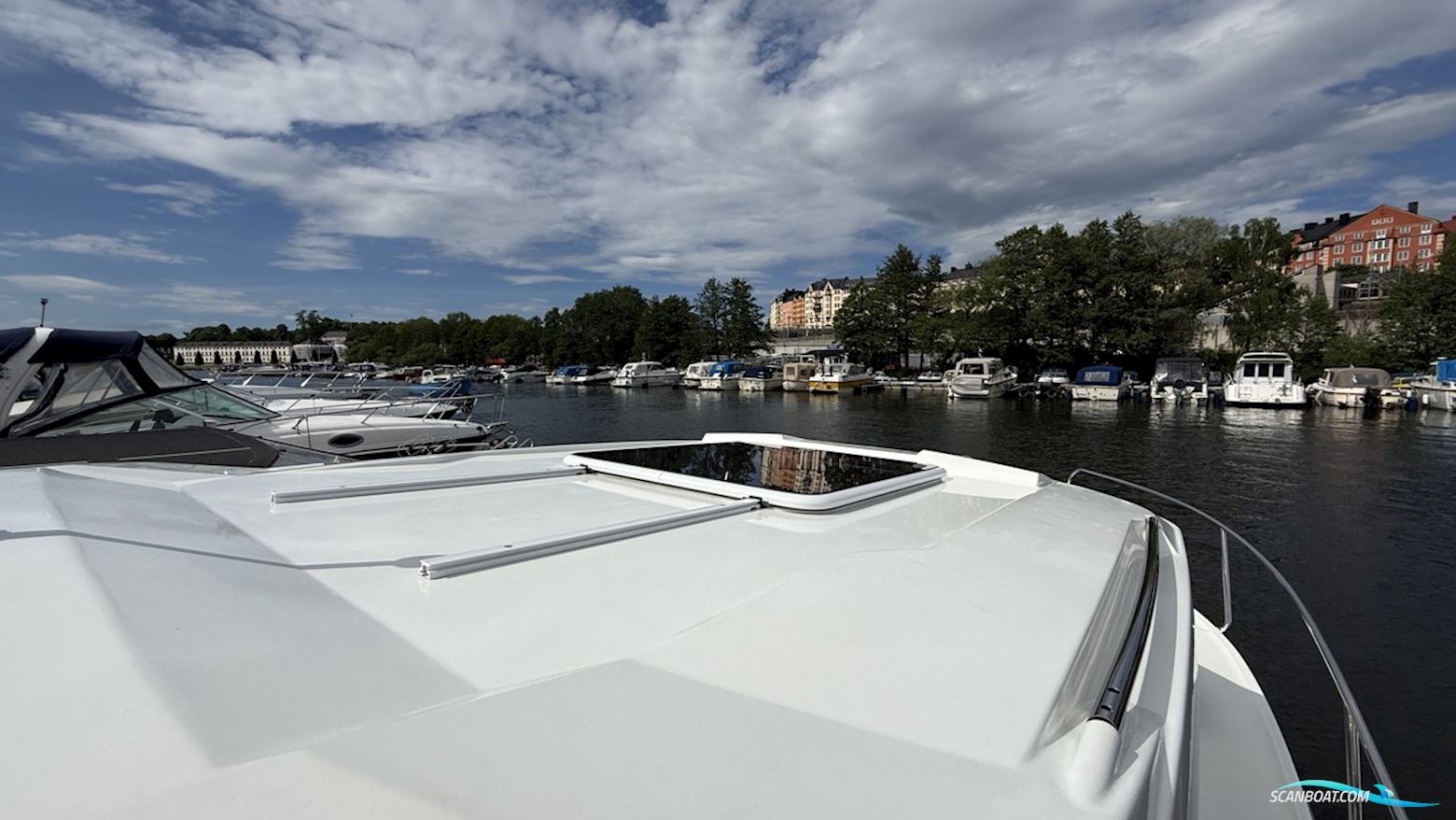 JEANNEAU MOTORBÅT MERRY FISHER 695