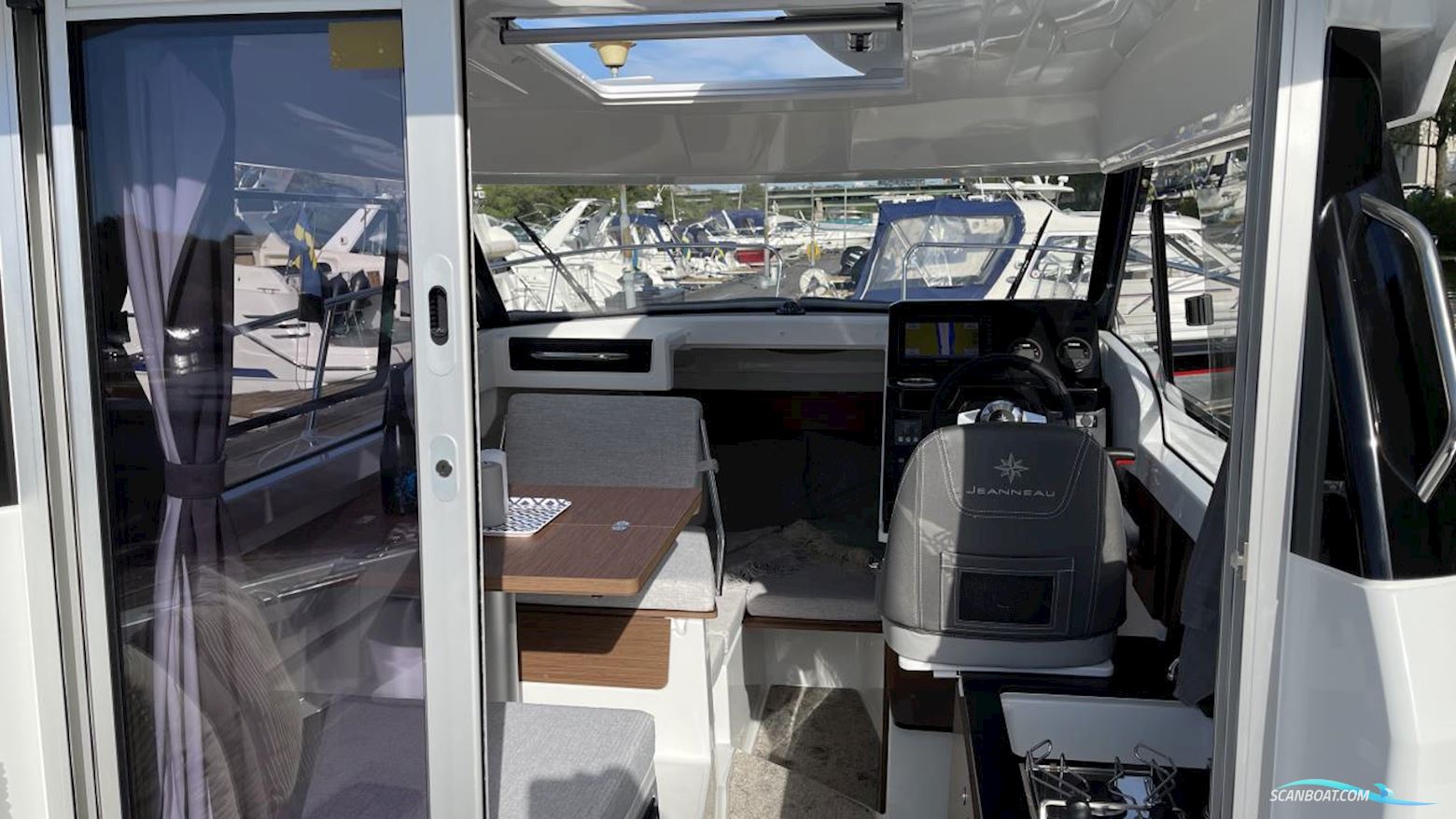 JEANNEAU MOTORBÅT MERRY FISHER 695 SÉRIE 2