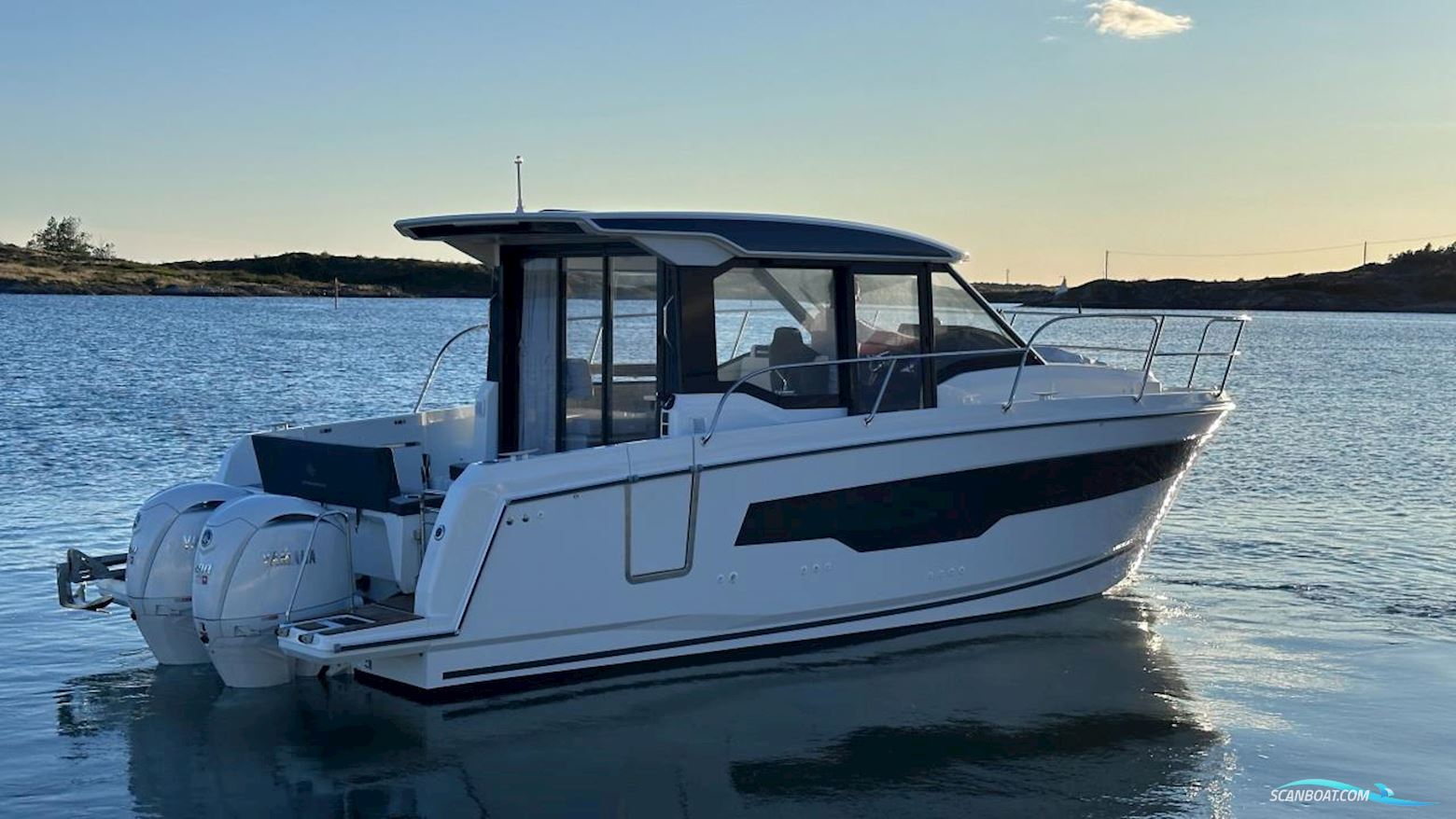 JEANNEAU MOTORBÅT MERRY FISHER 895