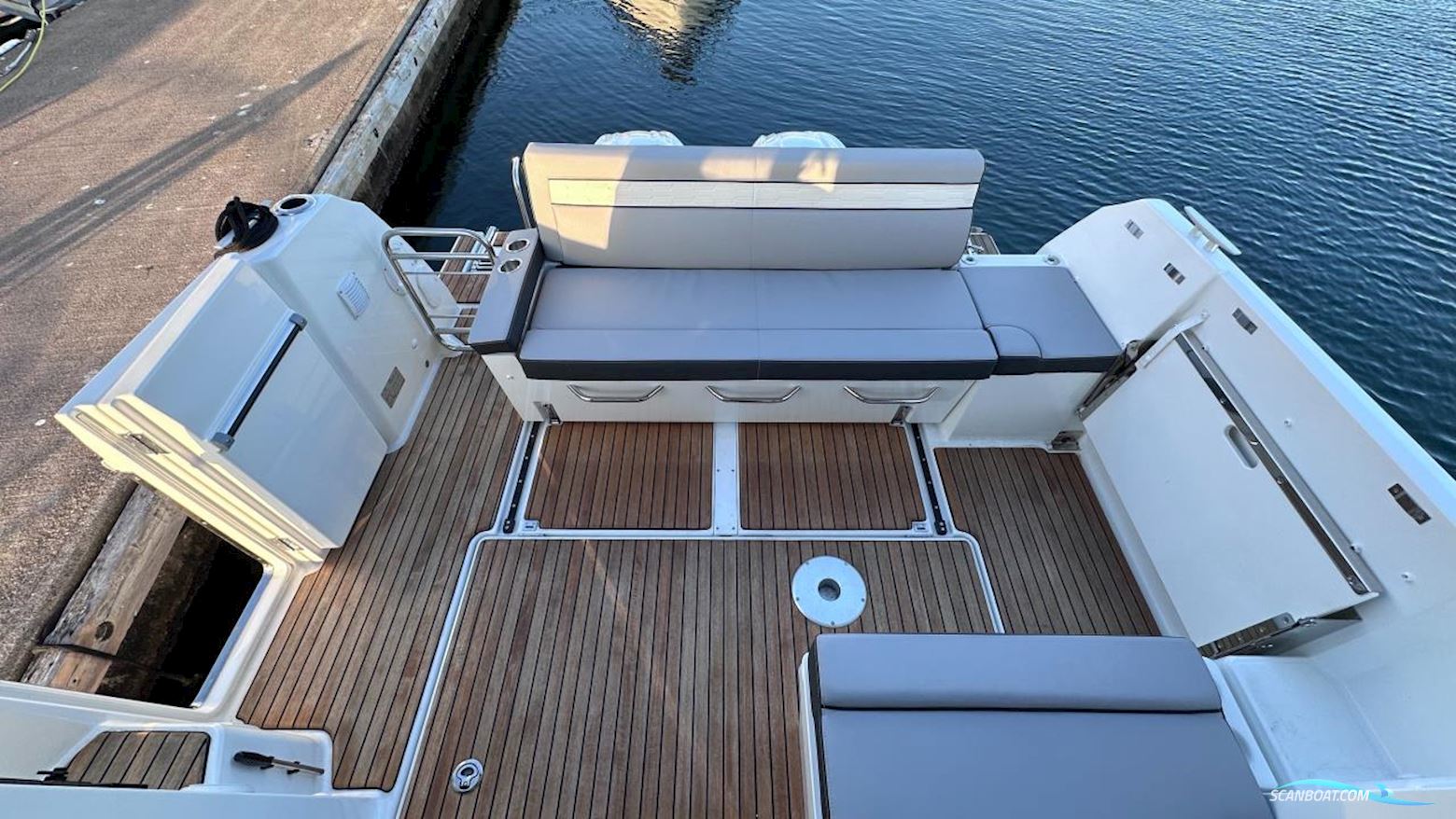 JEANNEAU MOTORBÅT MERRY FISHER 895