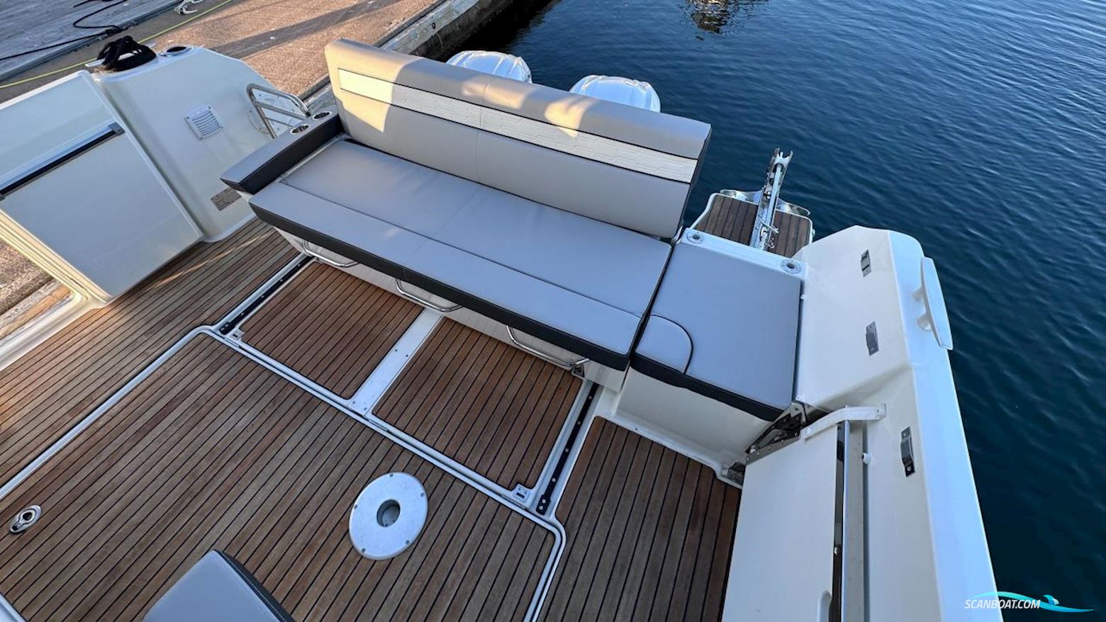 JEANNEAU MOTORBÅT MERRY FISHER 895