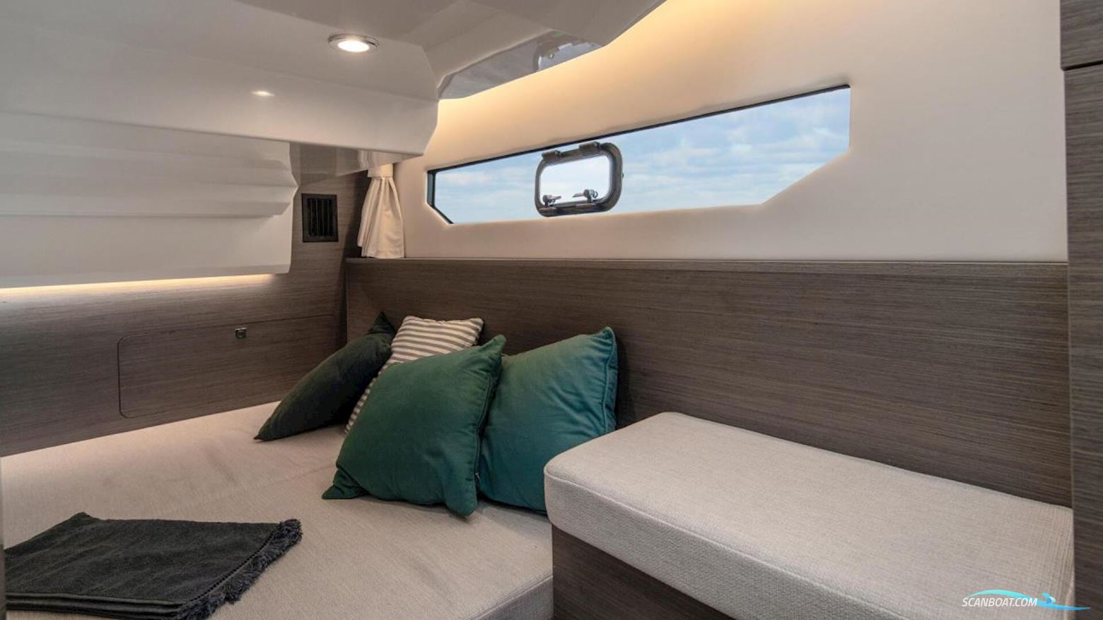 JEANNEAU MOTORBÅT MERRY FISHER 895