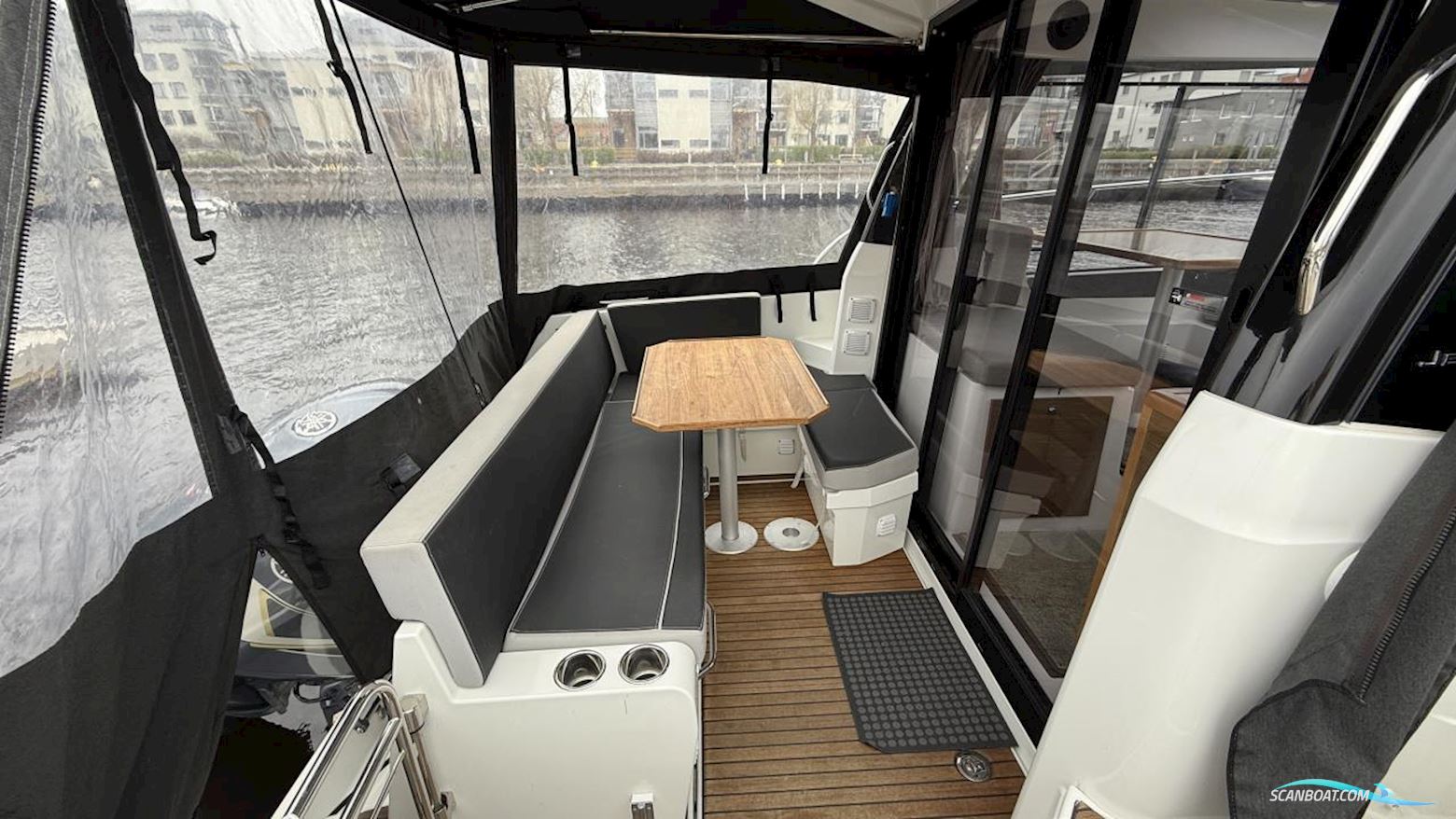 JEANNEAU MOTORBÅT MERRY FISHER 895