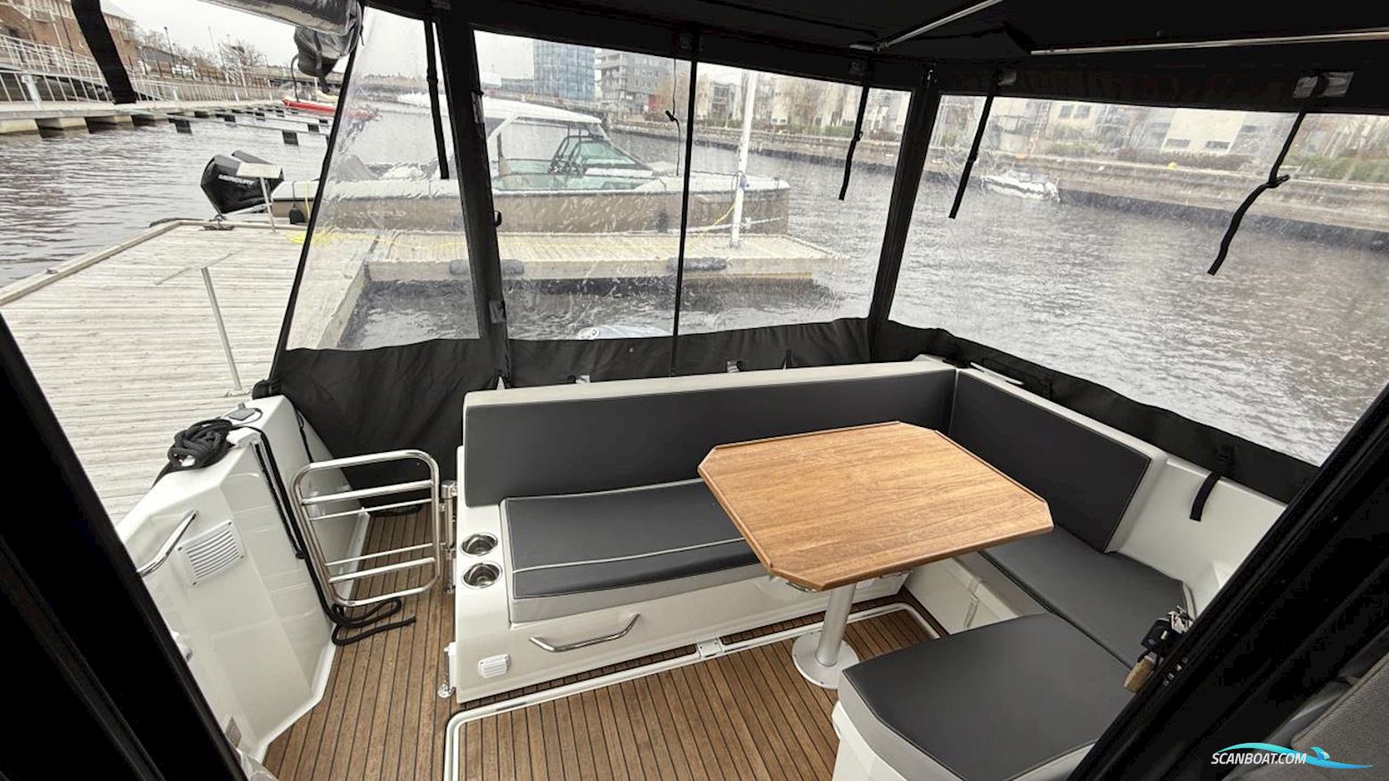 JEANNEAU MOTORBÅT MERRY FISHER 895