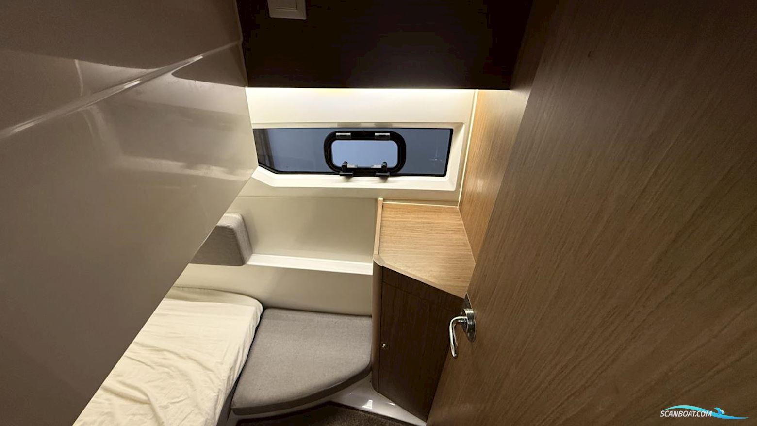 JEANNEAU MOTORBÅT MERRY FISHER 895