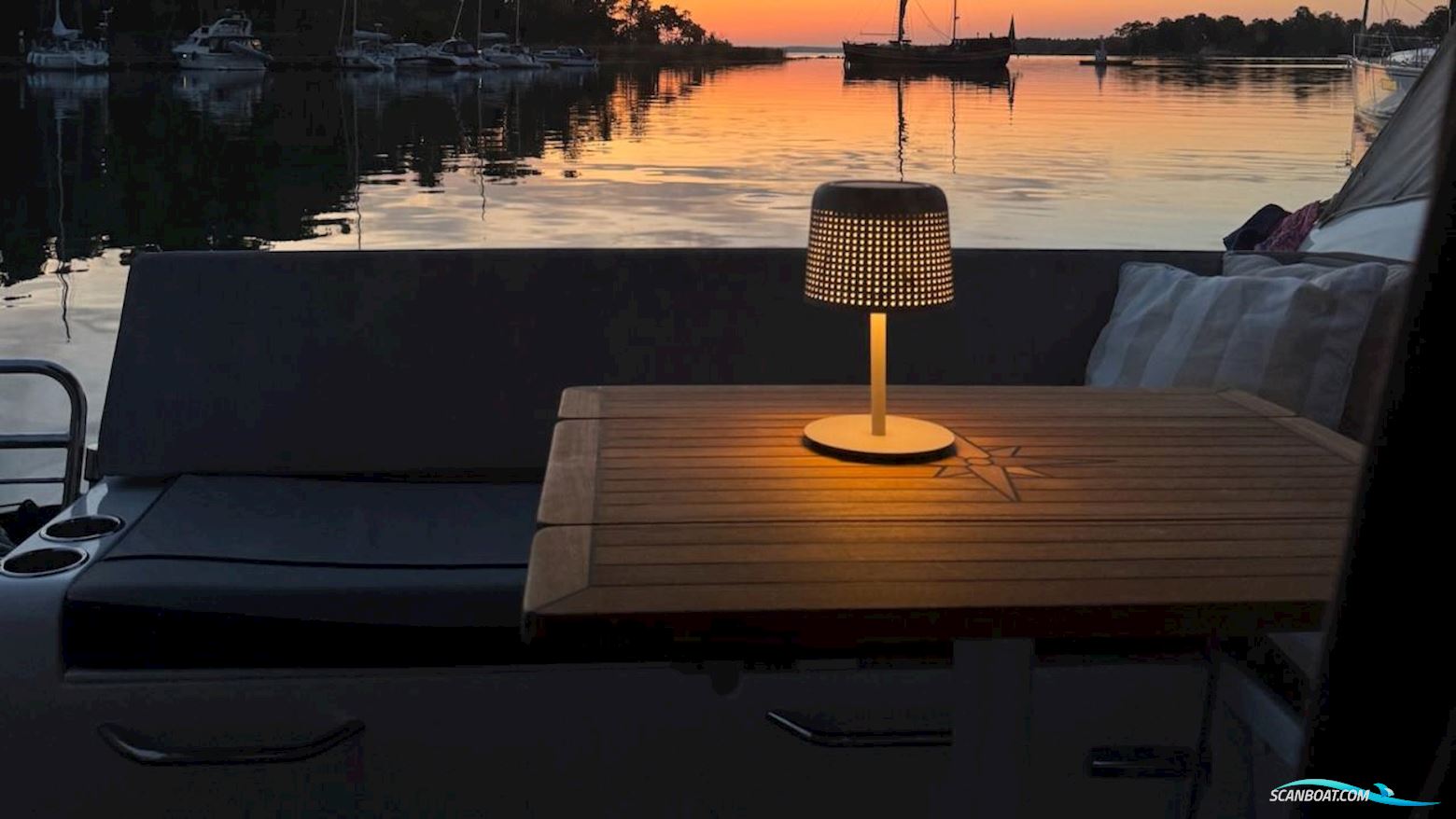 JEANNEAU MOTORBÅT MERRY FISHER 895