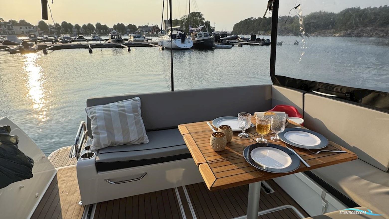 JEANNEAU MOTORBÅT MERRY FISHER 895