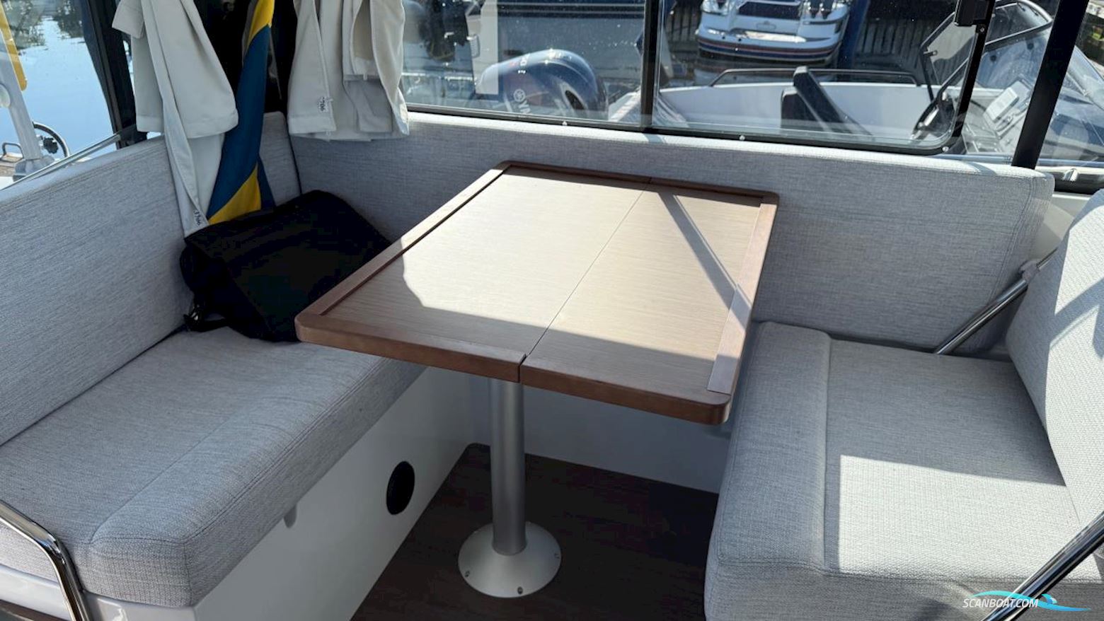 JEANNEAU MOTORBÅT MERRY FISHER 895 SPORT