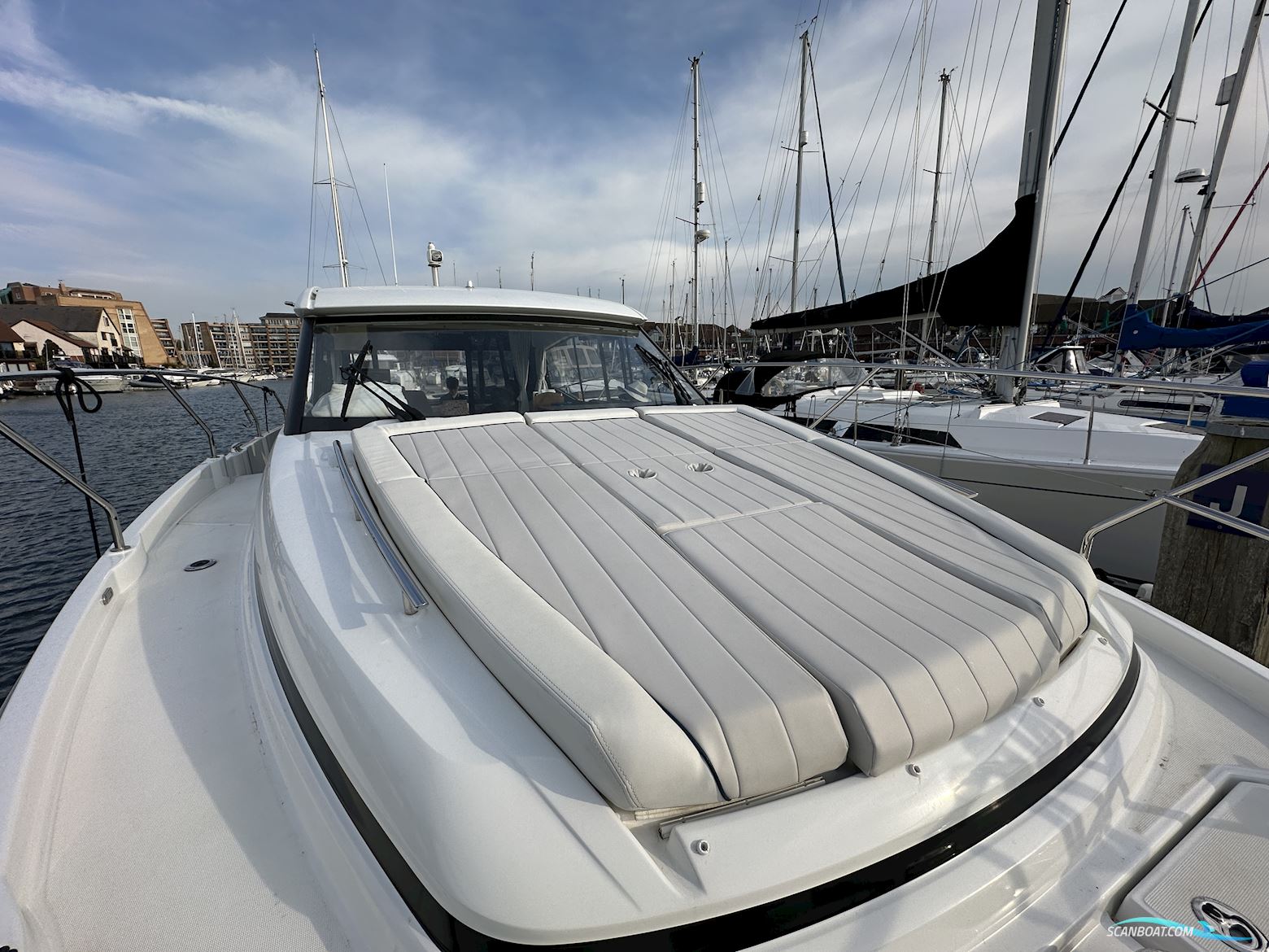 Jeanneau NC 37