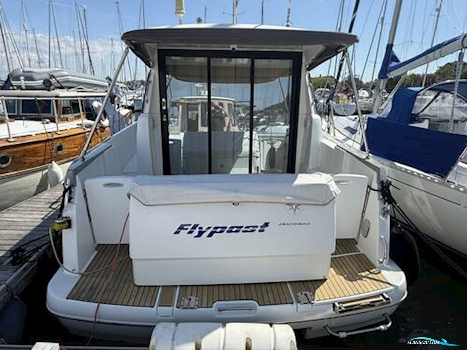 Jeanneau NC 9