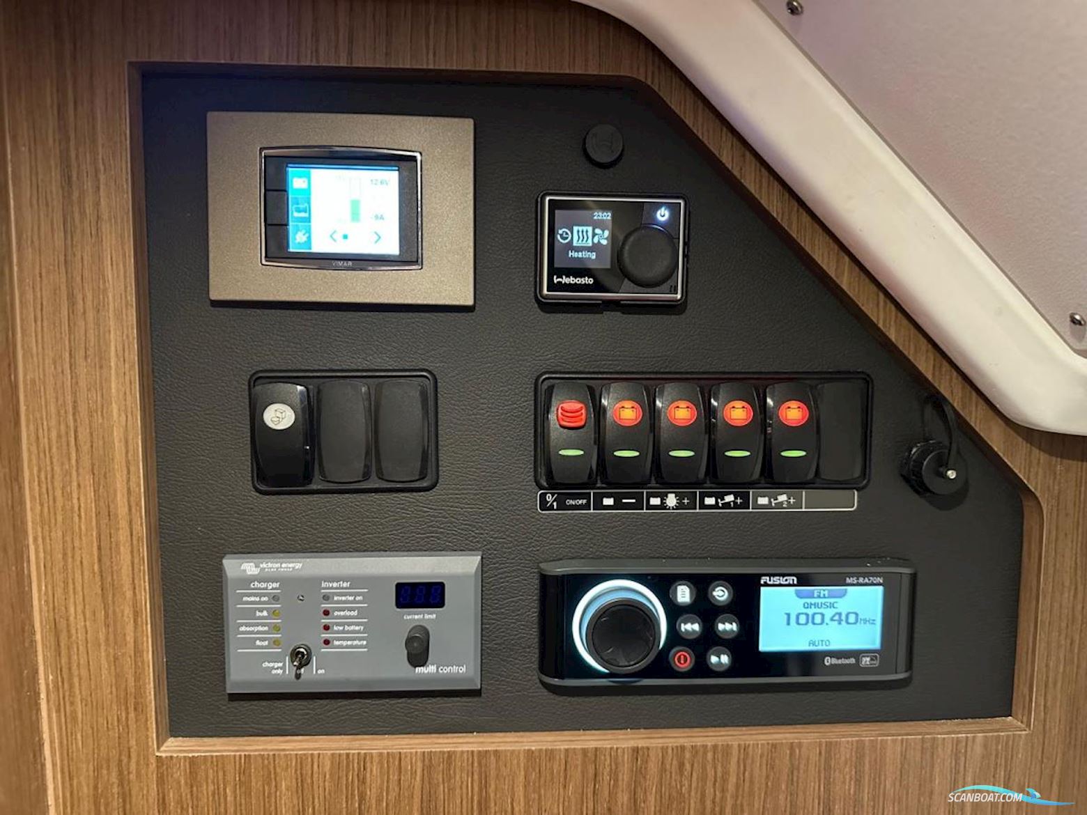 Jeanneau NC37 Met Slechts 87 Uur!