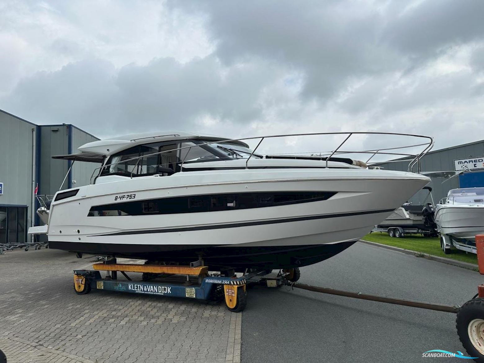 Jeanneau NC37 Met Slechts 87 Uur!