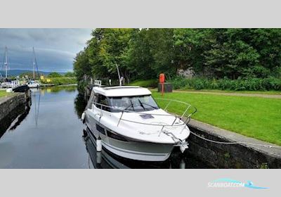Jeanneau NC9 Motorboten 2016, met Volvo Penta D4 motor, United Kingdom