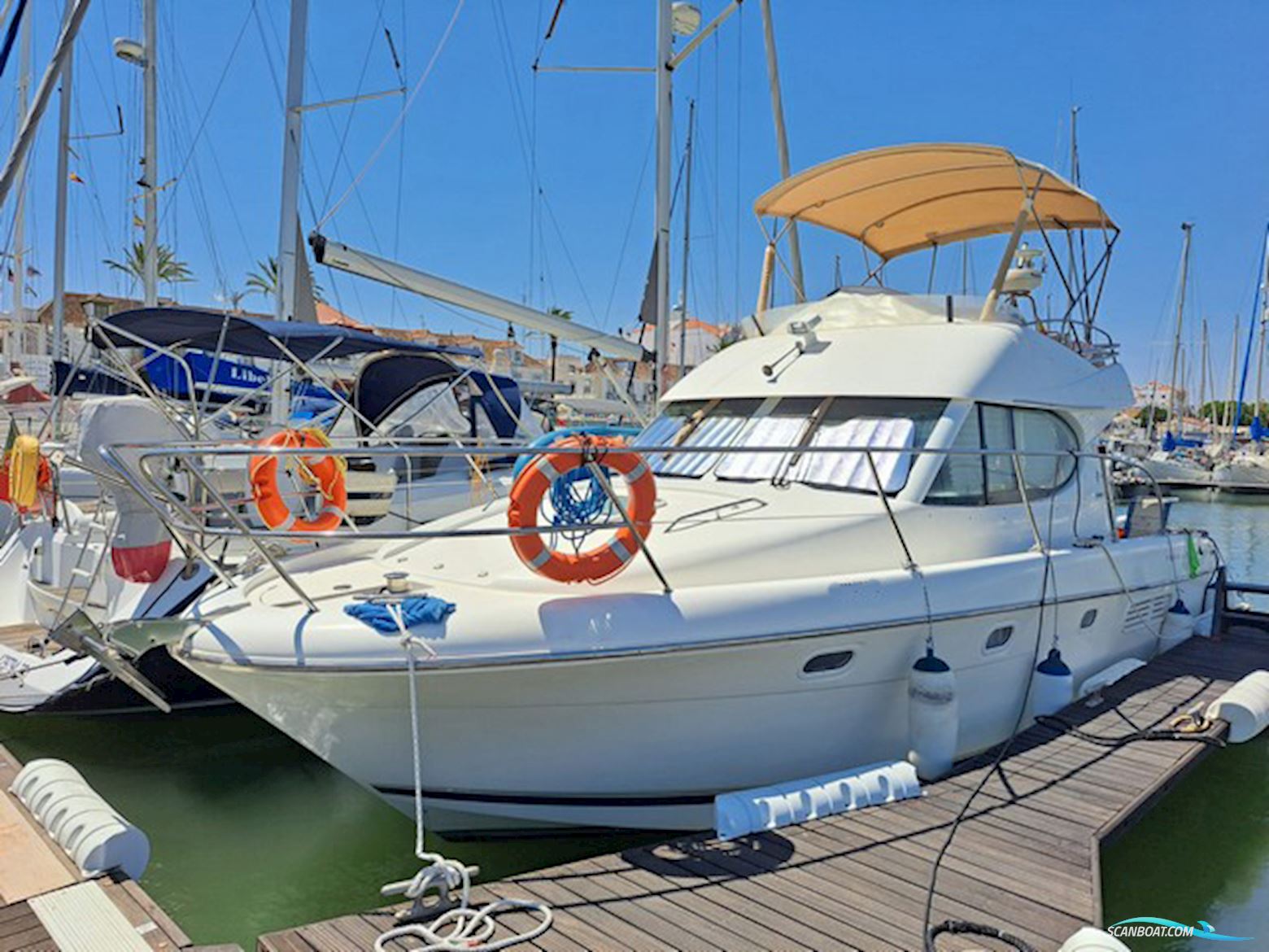 Jeanneau Prestige 32 Fly Motorboten 2004, met Volvo Penta TAMD43 motor, Portugal