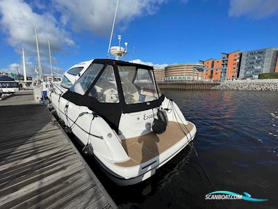 Jeanneau Prestige 34 S. Motorboten 2006, met Volvo motor, United Kingdom
