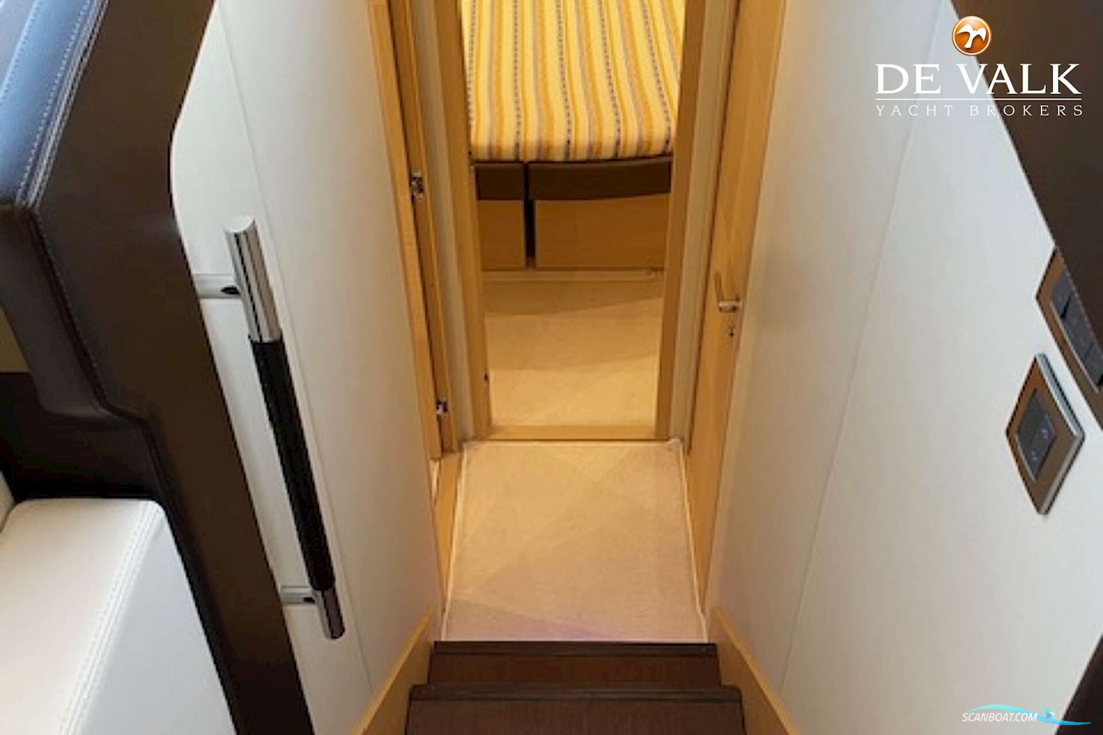 Jeanneau Prestige 50.