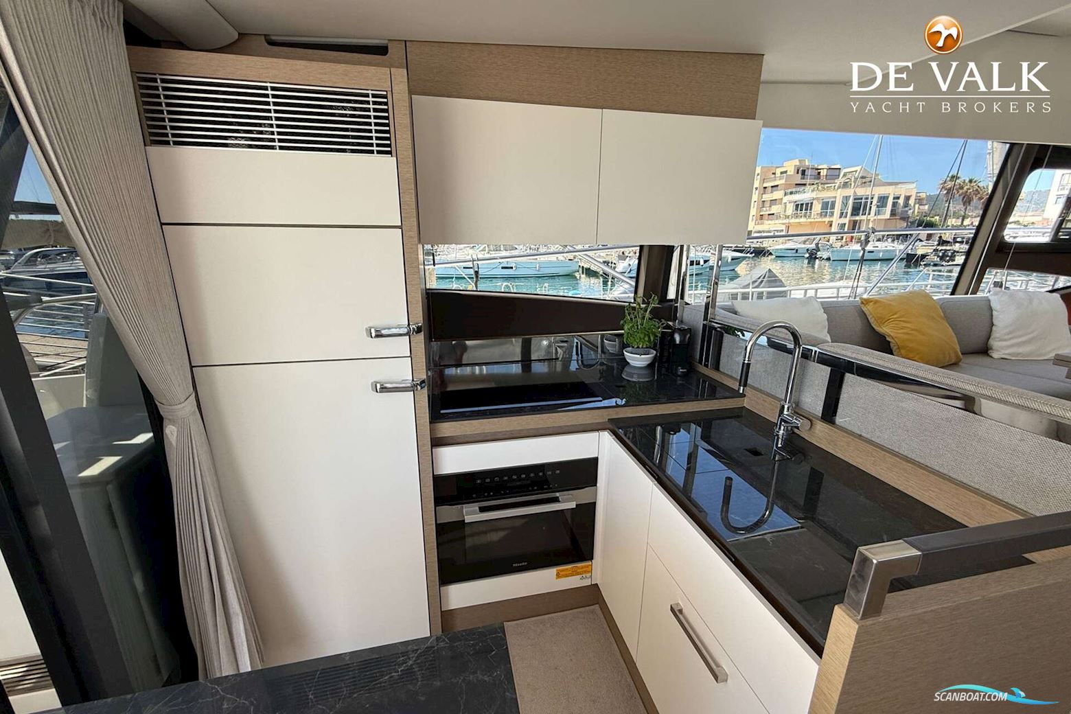 Jeanneau Prestige 50.