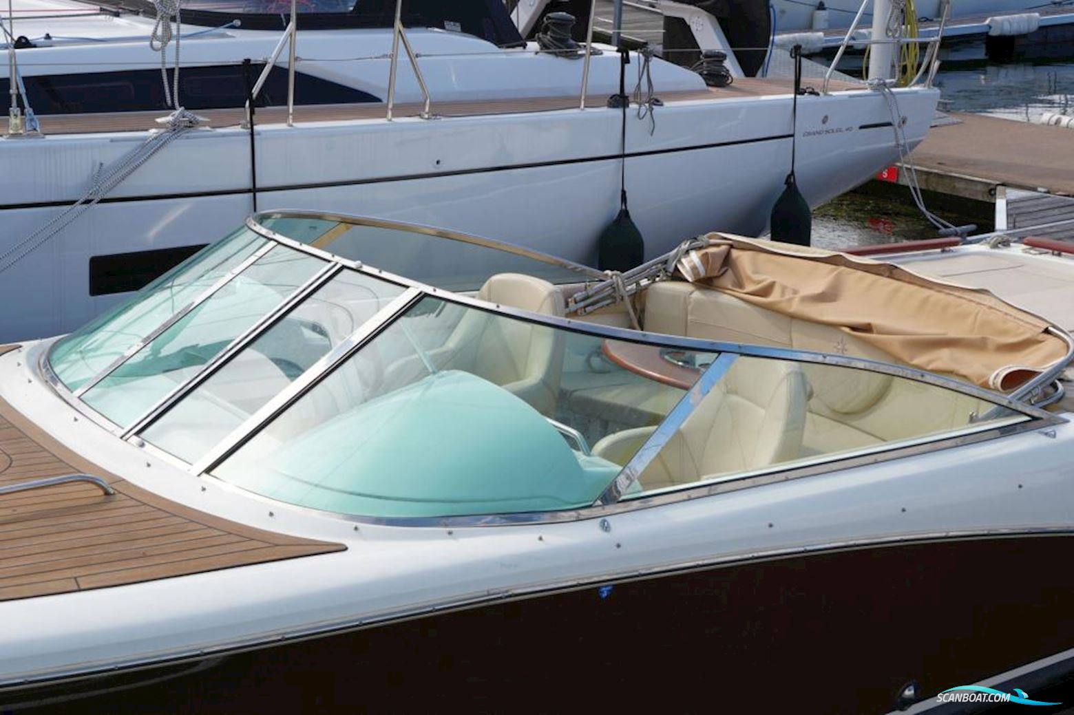 Jeanneau Runabout 755