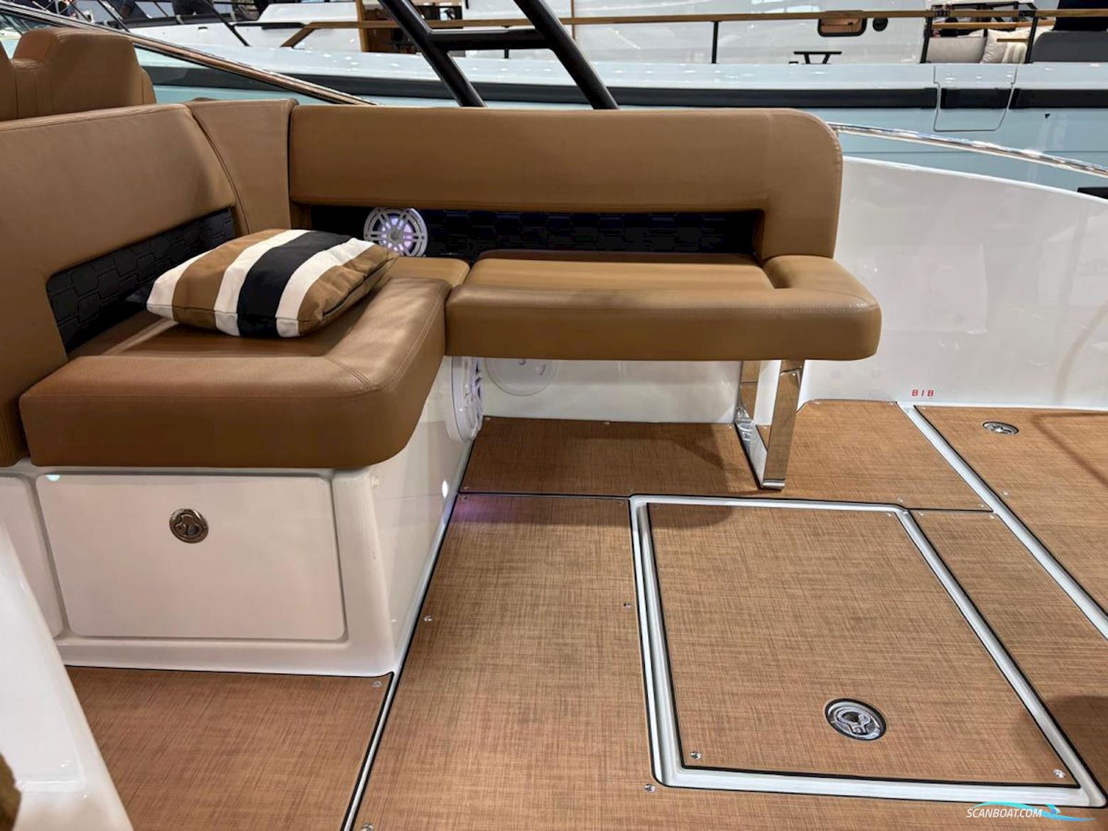 Jeanneau TH33 Twin-Hull