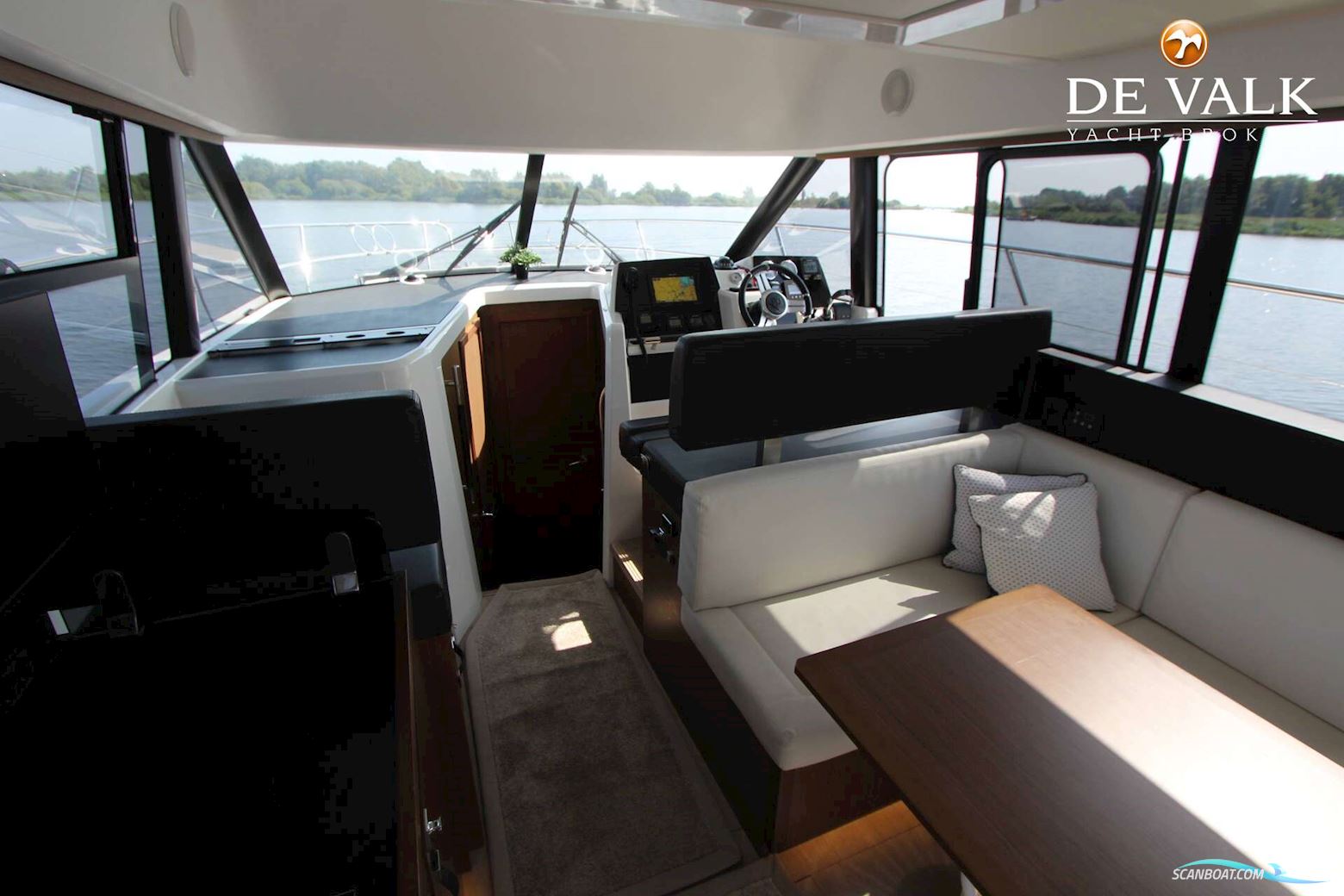 Jeanneau Velasco 37F