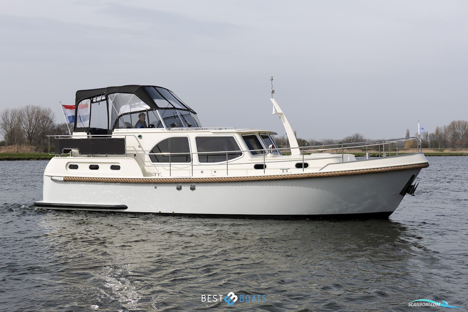 Jetten 37 AC-RS Motorboten 2013, met Vetus Deutz is een samenwerking tussen het Nederlandse Vetus en het Duitse Deutz, waarbij Deutz-motoren zorgen voor betrouwbare, efficiënte en duurza motor, The Netherlands