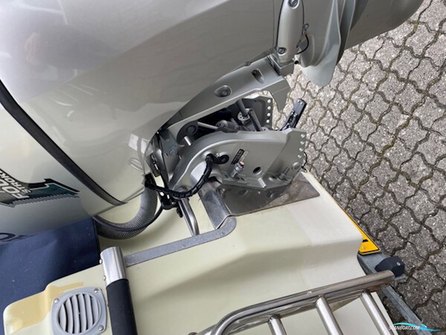 JOFA WINTH 555 HT med 90 hk Honda-EFI 4 takt og 1600 kg Brenderup bådtrailer