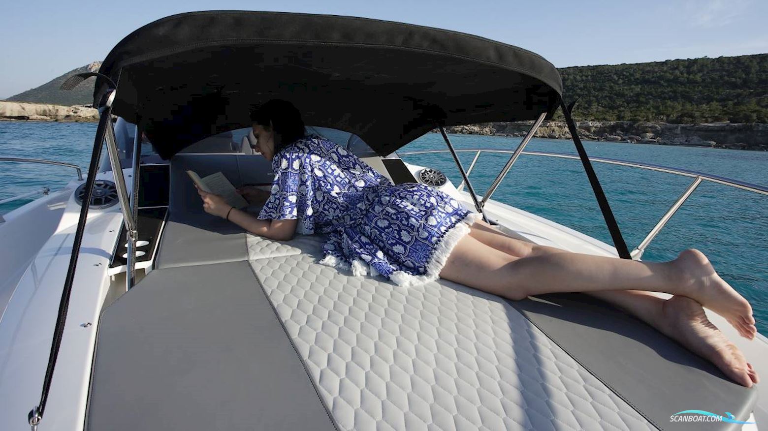 Karnic SL800 - F375 XTO - V8 Yamaha/Udstyr