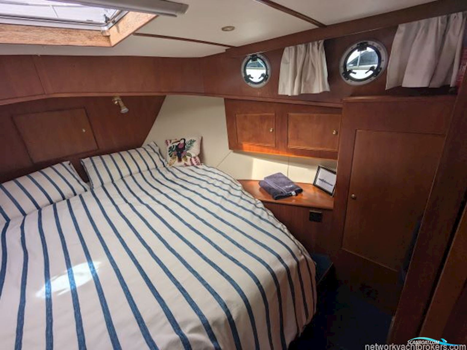 Kent Cory Yachts  33