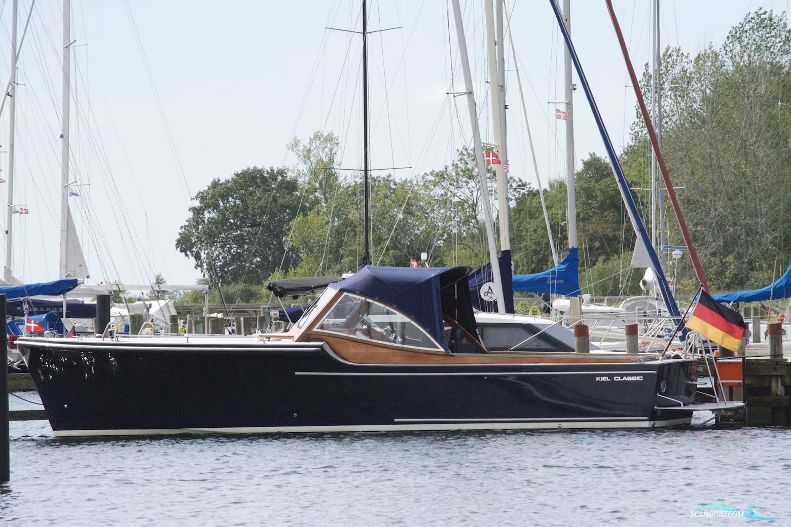 Kiel Classic 33 Motorboten 2007, met Volvo Penta D-6 motor, Duitsland