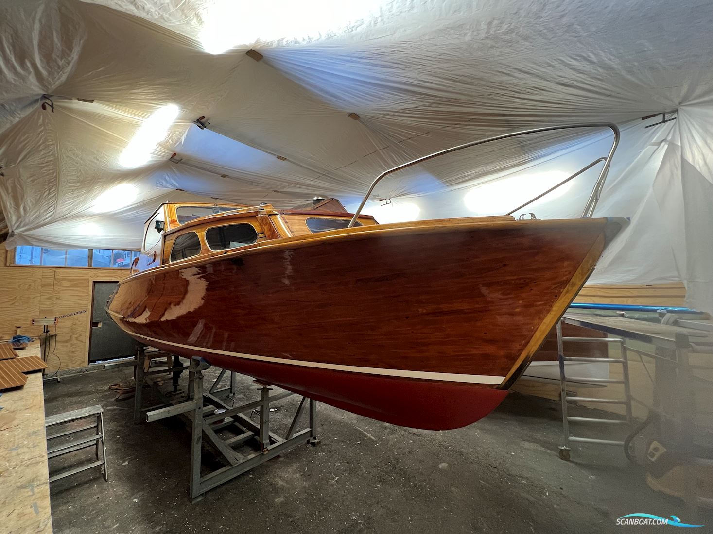 Klassisk Mahognibåd Ny Motor 17 T Epoxy Uvskrog. Motorboten 1959, met Vetus motor, Denemarken