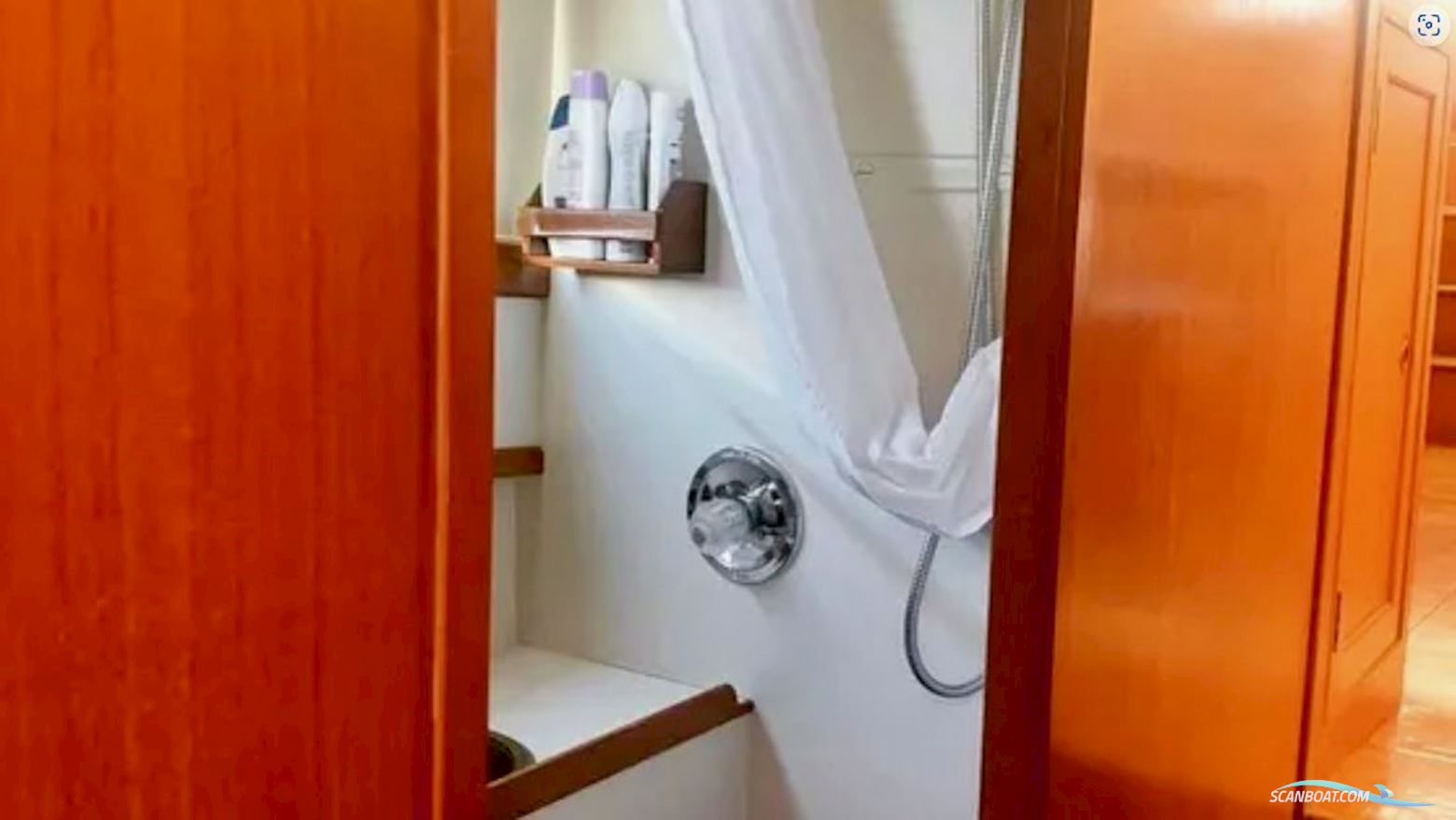 KONG AND HALVERSEN HK ISLAND GYPSY 44